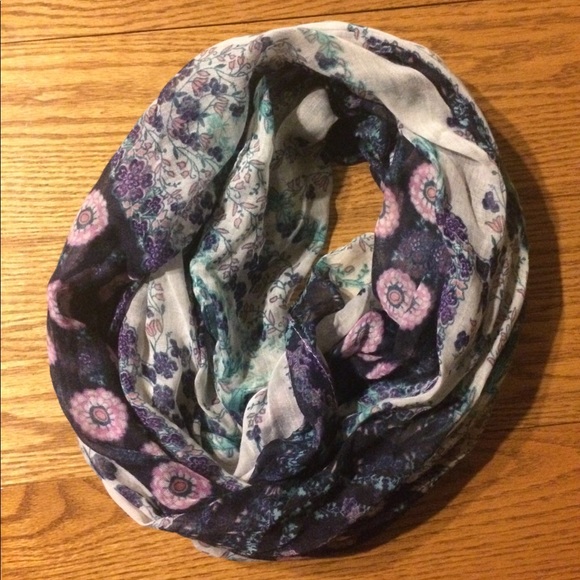 Accessories - Infinity Scarf